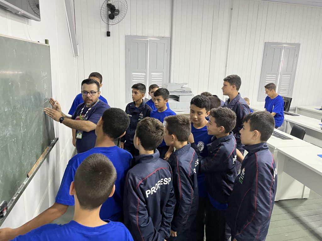 imagem - Celeiro dá início a Jornada de Robótica e Programação 2024 no Pelotão Esperança 